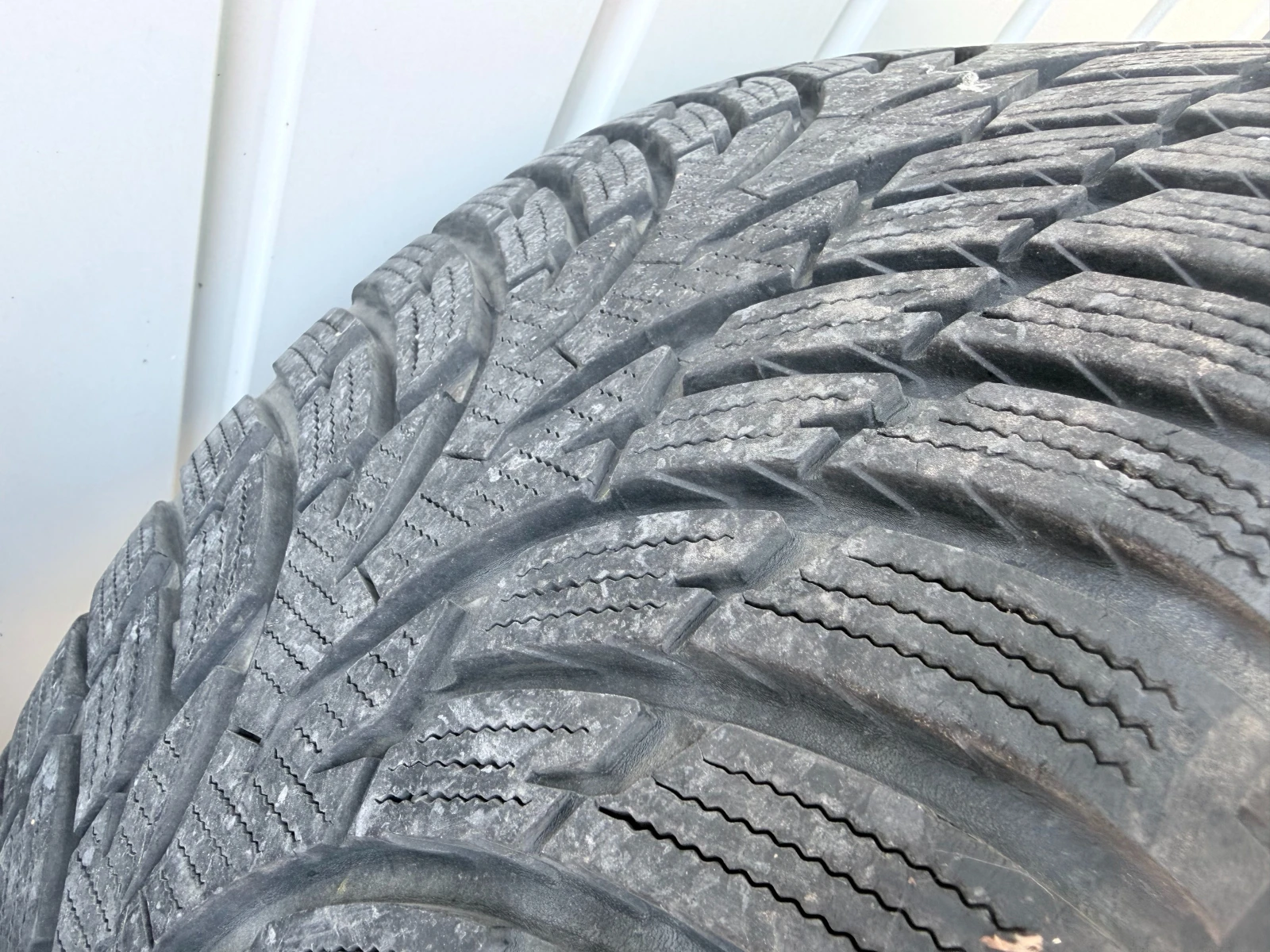 Гуми с джанти Nokian 225/50R17, снимка 5 - Гуми и джанти - 55706679