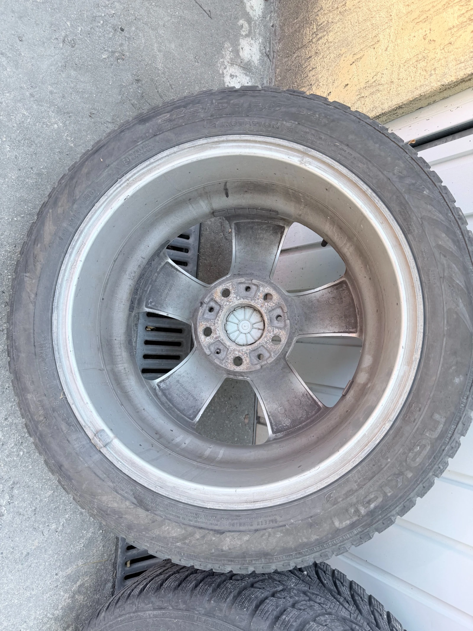 Гуми с джанти Nokian 225/50R17, снимка 11 - Гуми и джанти - 55706679