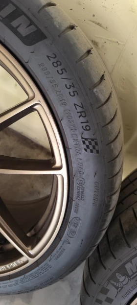 ����� �� �������� �� ���� � ������ 305/35R19 �� Ford Mustang