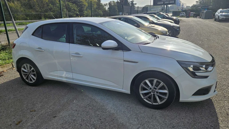 Renault Megane, снимка 4 - Автомобили и джипове - 48215906