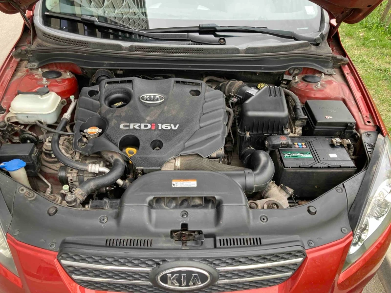 Kia Ceed 2.0 CRDI, снимка 7 - Автомобили и джипове - 47165756