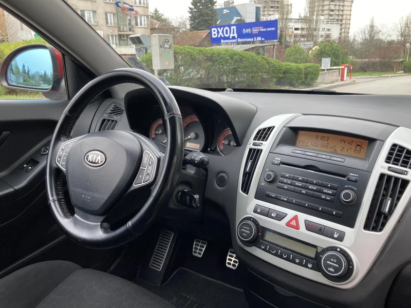 Kia Ceed 2.0 CRDI, снимка 8 - Автомобили и джипове - 47165756