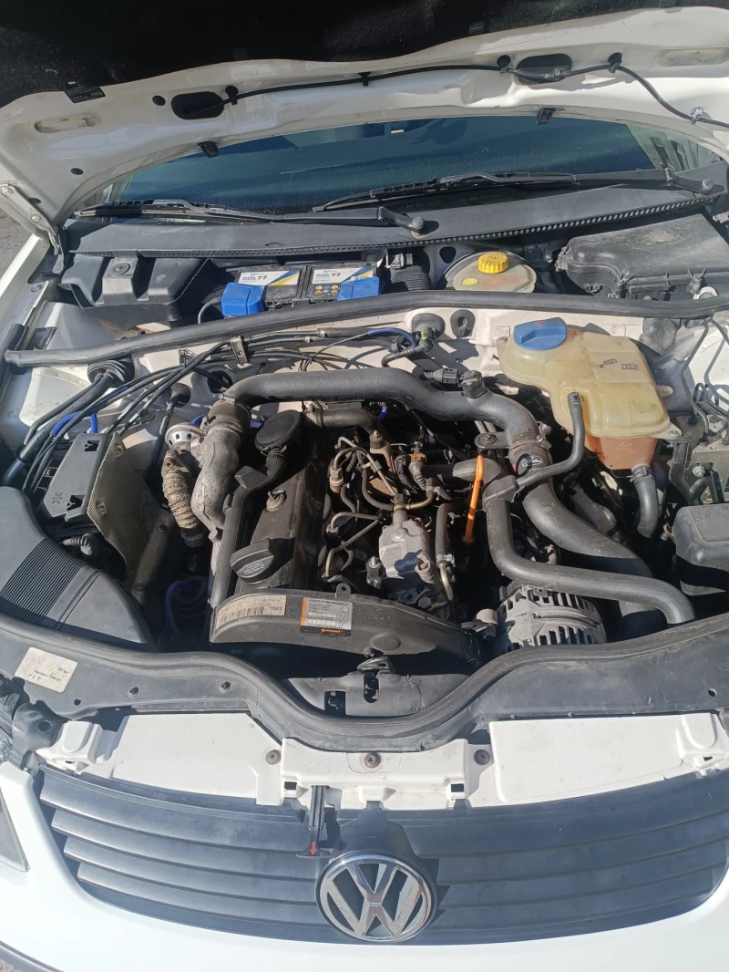 VW Passat 1.9 TDI, снимка 12 - Автомобили и джипове - 47383783