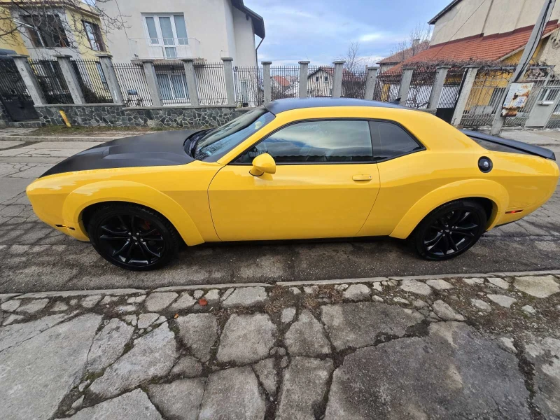 Dodge Challenger, снимка 2 - Автомобили и джипове - 49550830