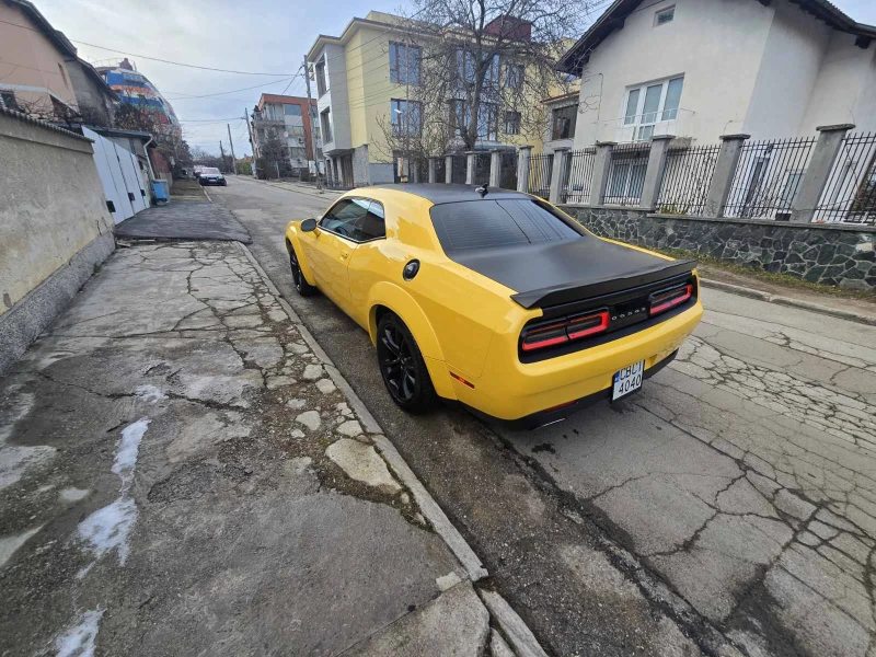 Dodge Challenger, снимка 3 - Автомобили и джипове - 49550830