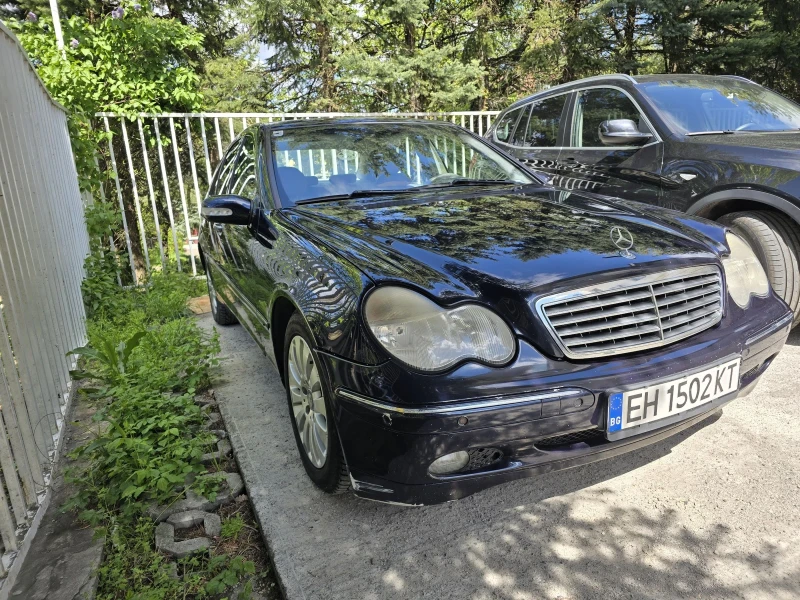 Mercedes-Benz C 220, снимка 3 - Автомобили и джипове - 52273726