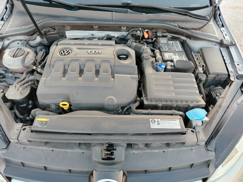 VW Golf 1.6TDI, снимка 16 - Автомобили и джипове - 52049958