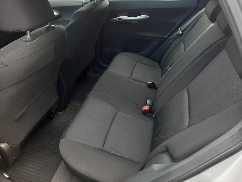 Toyota Auris 1.4 D-4D, снимка 7 - Автомобили и джипове - 52019802