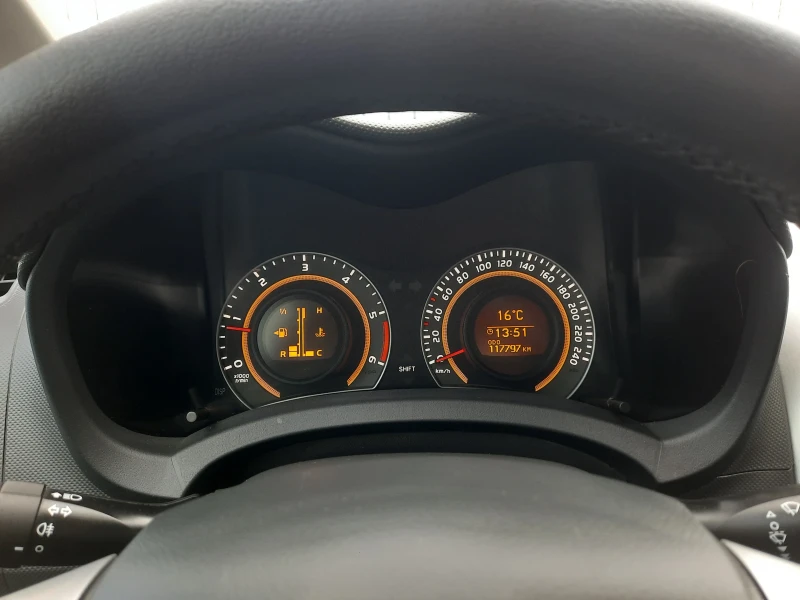 Toyota Auris 1.4 D-4D, снимка 13 - Автомобили и джипове - 52019802