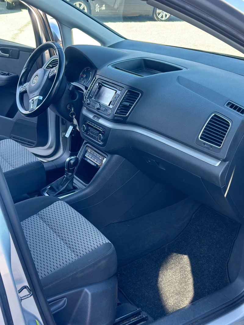 VW Sharan BMT 170кс с елетронни врати, снимка 3 - Автомобили и джипове - 52121606