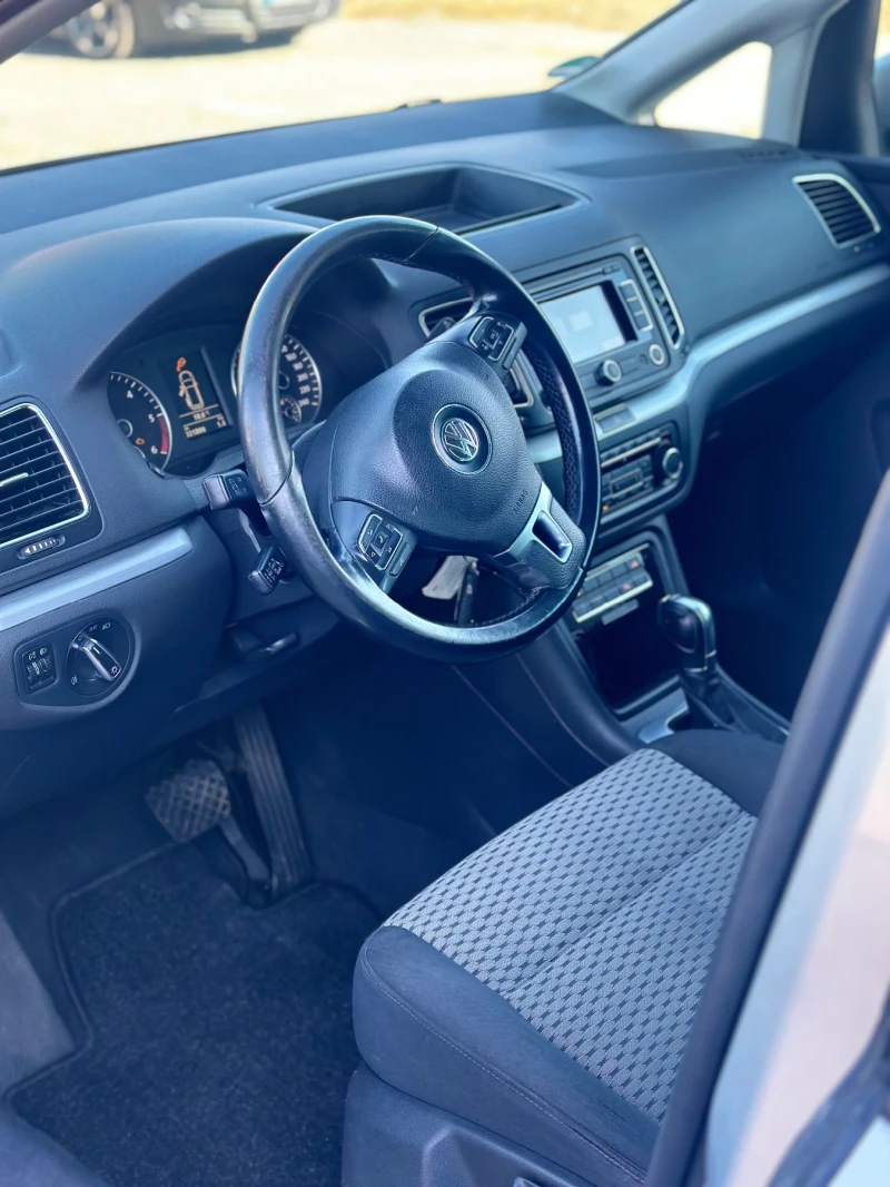 VW Sharan BMT 170кс с елетронни врати, снимка 4 - Автомобили и джипове - 52121606
