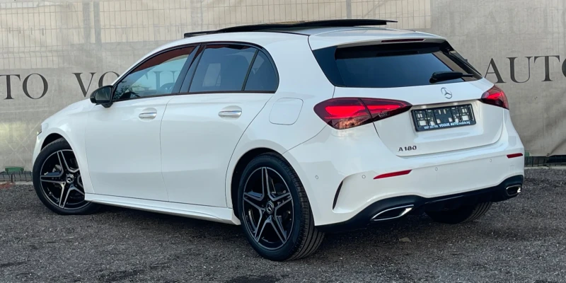 Mercedes-Benz A 180 AMG* KEYLESS* PANO* NIGHT* ГАРАНЦИЯ, снимка 4 - Автомобили и джипове - 52122355