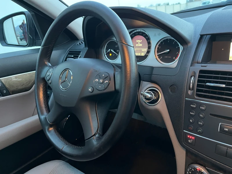 Mercedes-Benz C 230 2.5i-АВТОМАТИК-Avantgarde, снимка 9 - Автомобили и джипове - 52446878