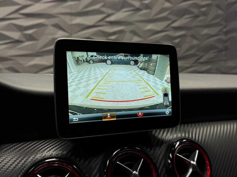 Mercedes-Benz A45 AMG Carbon* Camera* Pano* Navi, снимка 12 - Автомобили и джипове - 52478932