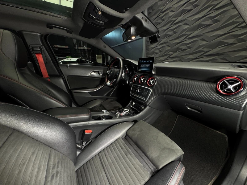 Mercedes-Benz A45 AMG Carbon* Camera* Pano* Navi, снимка 10 - Автомобили и джипове - 52478932