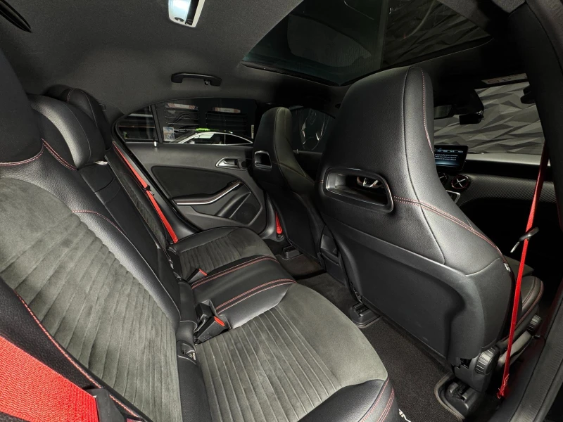 Mercedes-Benz A45 AMG Carbon* Camera* Pano* Navi, снимка 9 - Автомобили и джипове - 52478932