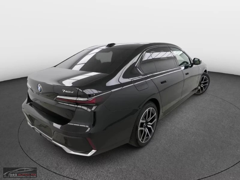 BMW 740 xDRIVE/300HP/M-SPORT/SKY-LOUNGE/B&W/S.CLOSE/968f, снимка 4 - Автомобили и джипове - 52711163