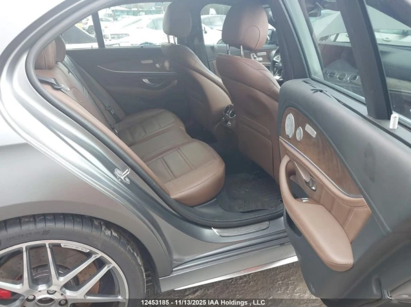 Mercedes-Benz E 63 AMG * S * CARFAX * БЕЗ ПЪРВОНАЧАЛНА ВНОСКА, снимка 8 - Автомобили и джипове - 52729378