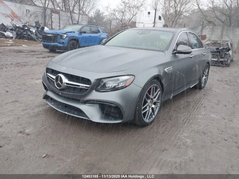 Mercedes-Benz E 63 AMG * S * CARFAX * БЕЗ ПЪРВОНАЧАЛНА ВНОСКА, снимка 2 - Автомобили и джипове - 52729378