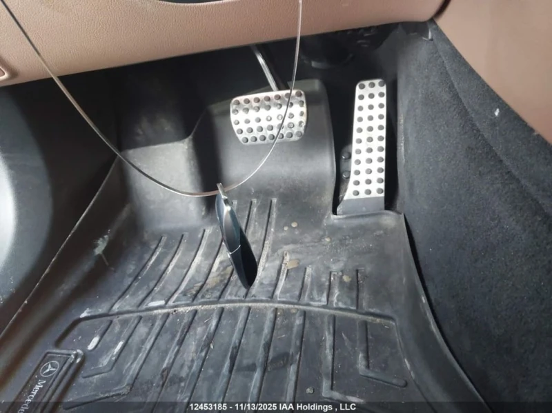 Mercedes-Benz E 63 AMG * S * CARFAX * БЕЗ ПЪРВОНАЧАЛНА ВНОСКА, снимка 11 - Автомобили и джипове - 52729378