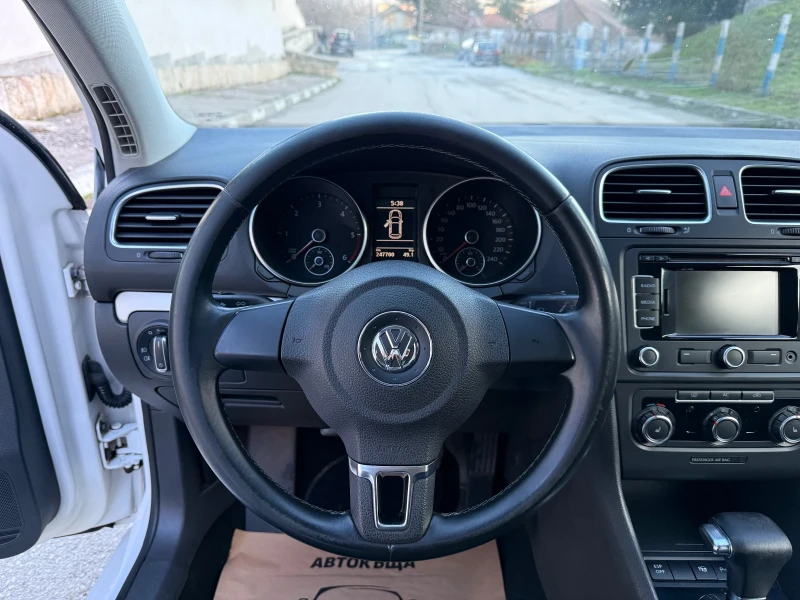 VW Golf 1.6 TDI DSG , снимка 12 - Автомобили и джипове - 53423894