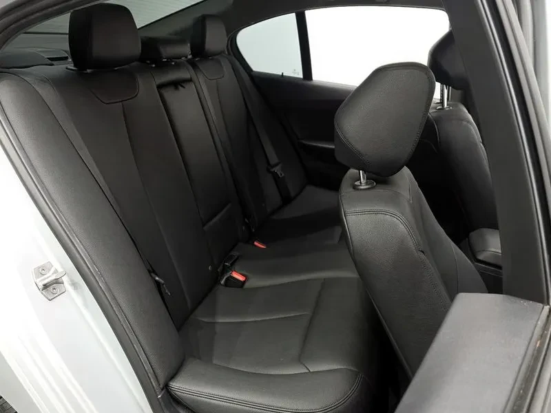 BMW 320 d, снимка 11 - Автомобили и джипове - 54592553