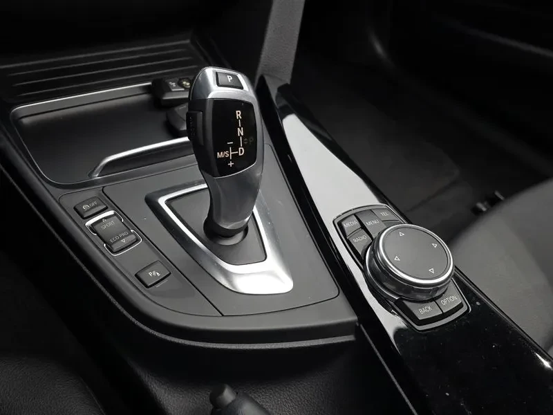 BMW 320 d, снимка 9 - Автомобили и джипове - 54592553