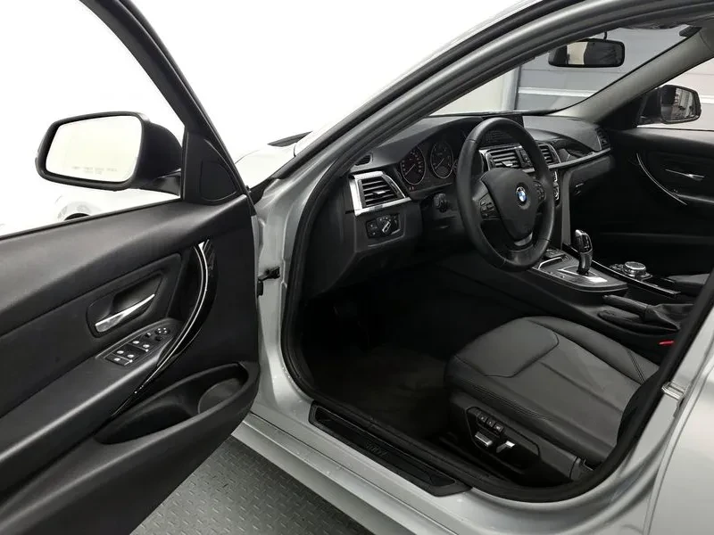 BMW 320 d, снимка 10 - Автомобили и джипове - 54592553