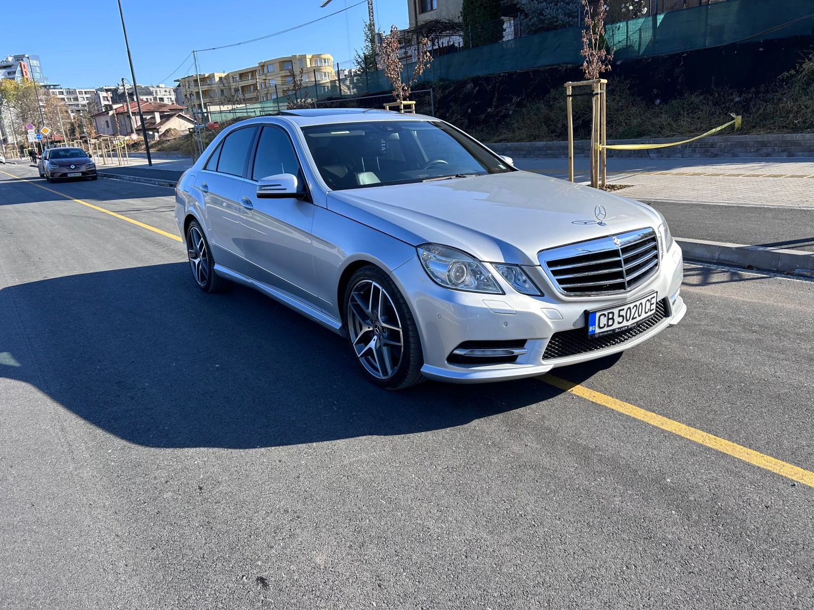 Mercedes-Benz E 350 AMG! AVANTGARDE! 4-MATIC! 7G TRONIC PLUS!   - [1] 