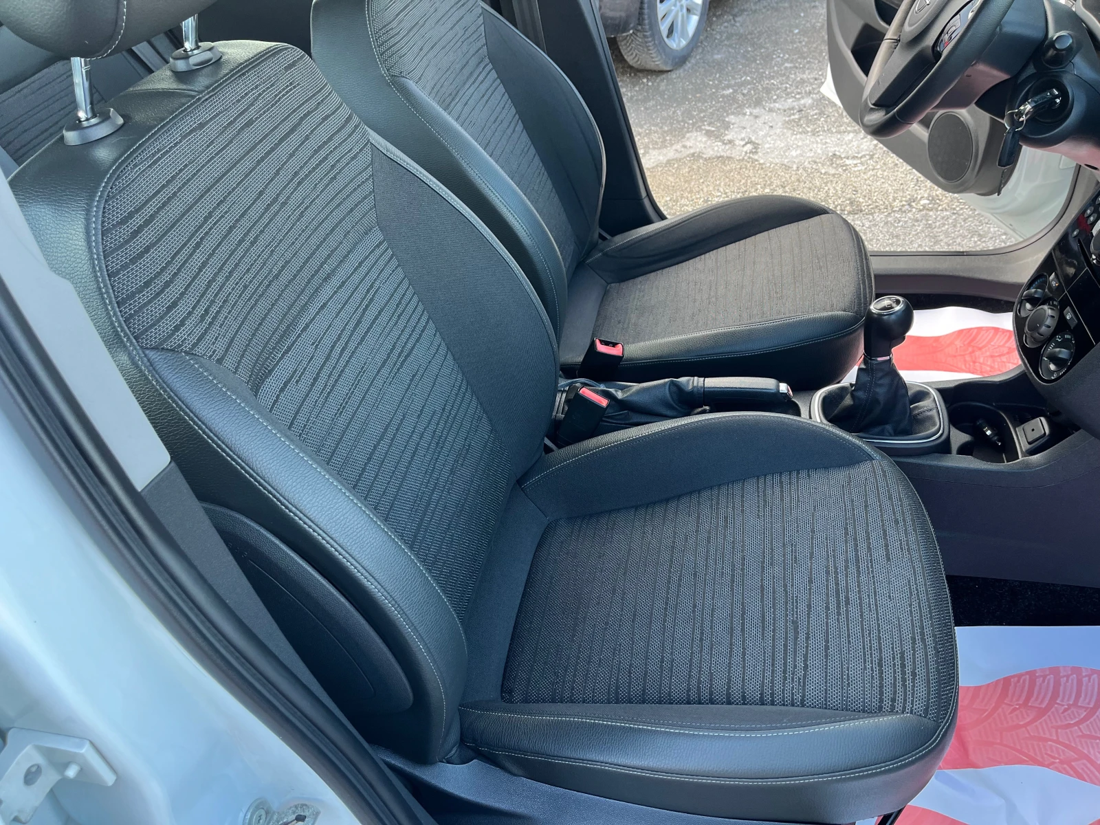 Opel Corsa 1.2 i 85 k.c ГАЗ - изображение 8