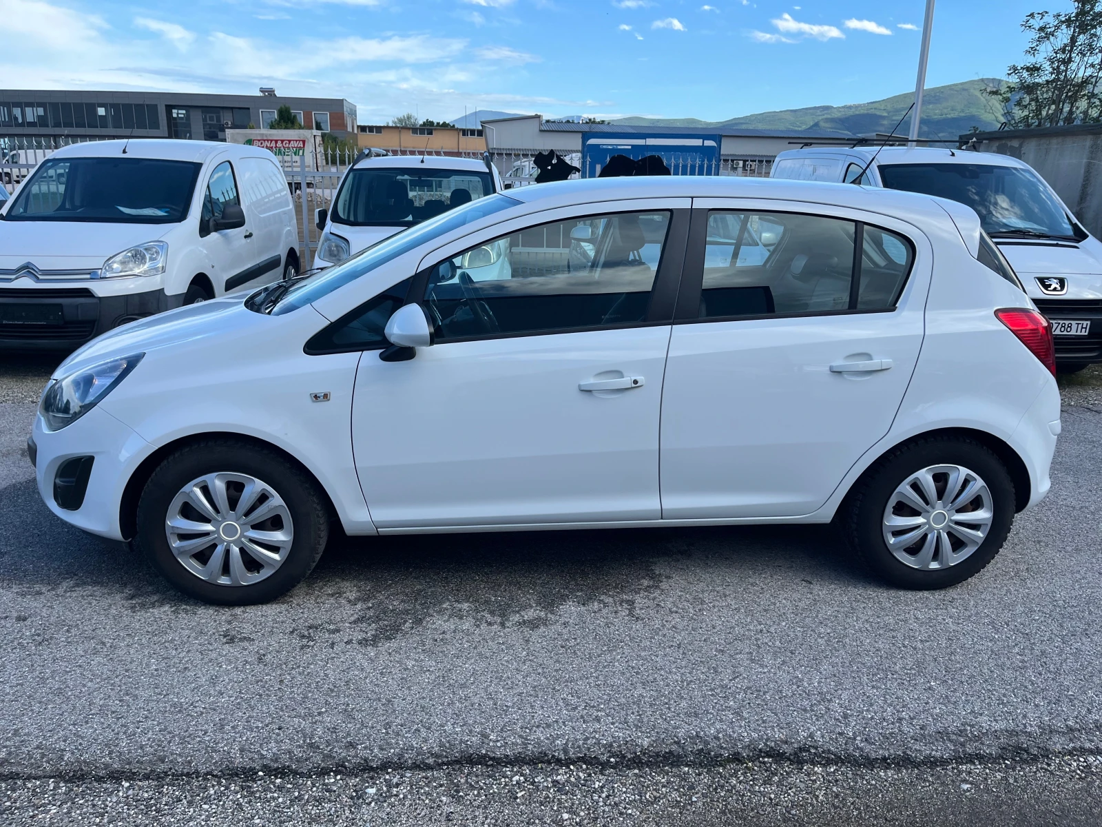 Opel Corsa 1.2 i 85 k.c ГАЗ - изображение 3