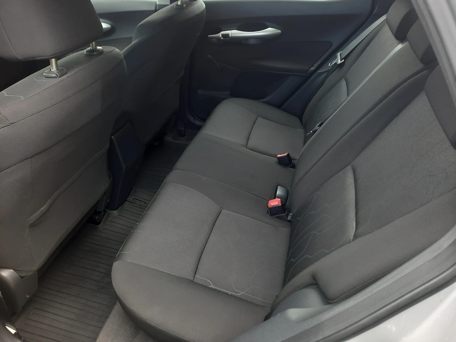 Toyota Auris 1.4 D-4D - изображение 7