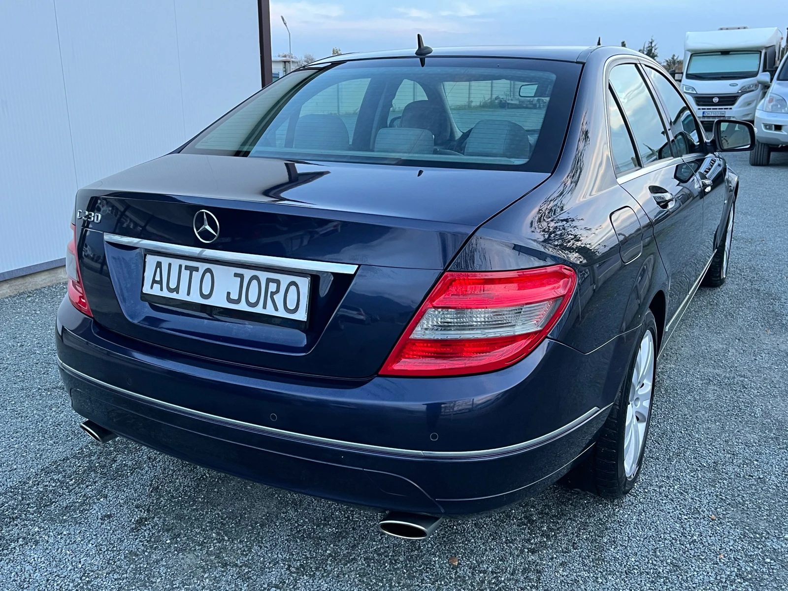 Mercedes-Benz C 230 2.5i-АВТОМАТИК-Avantgarde - изображение 4