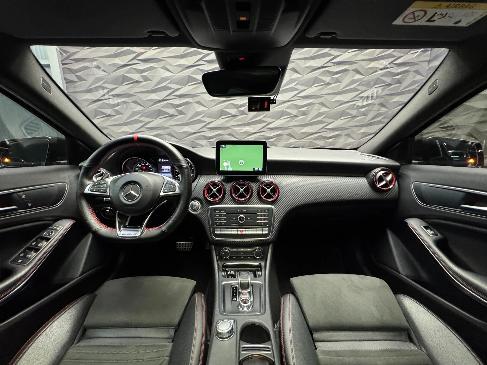 Mercedes-Benz A45 AMG Carbon* Camera* Pano* Navi - изображение 5