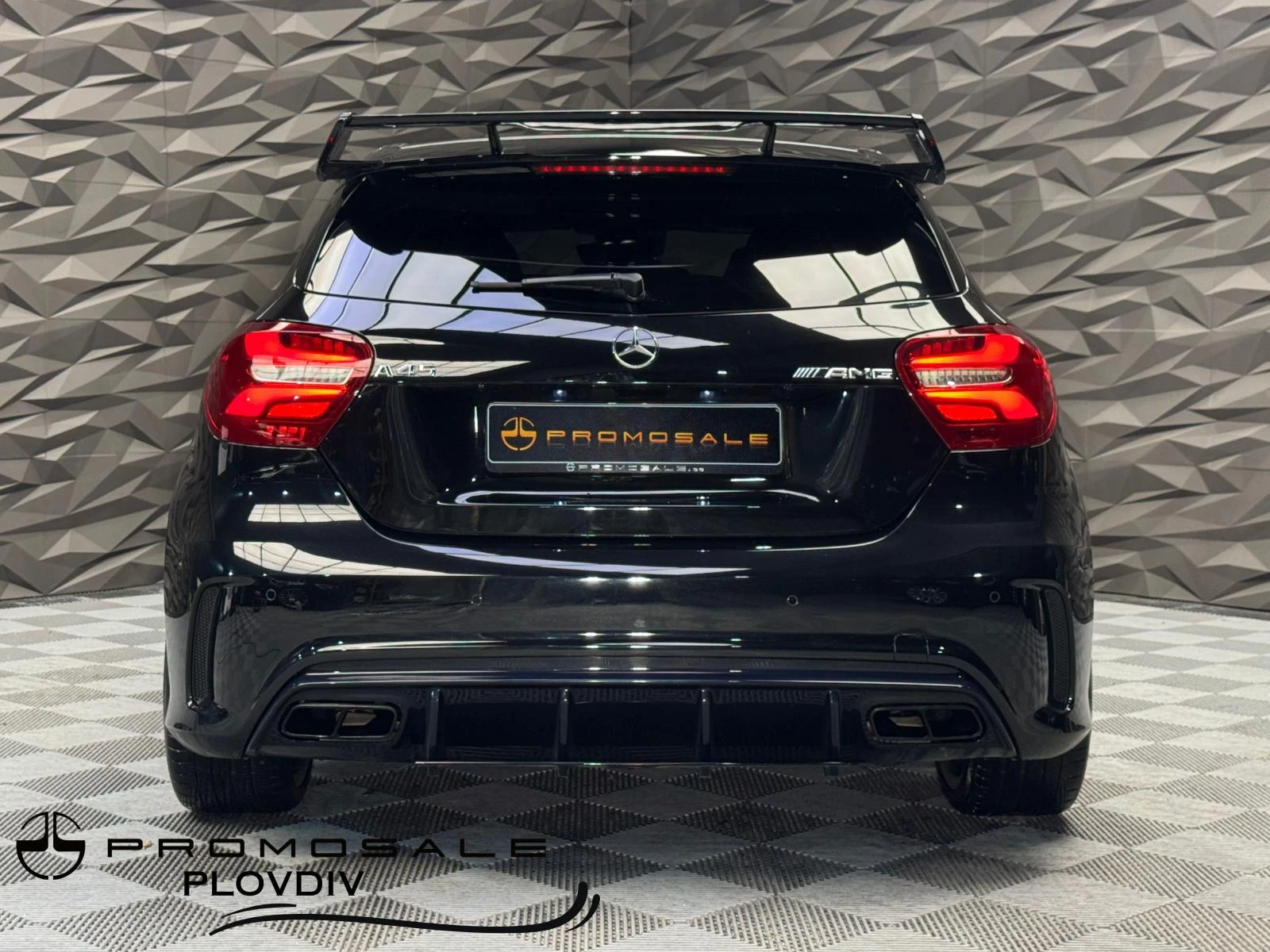 Mercedes-Benz A45 AMG Carbon* Camera* Pano* Navi - изображение 4