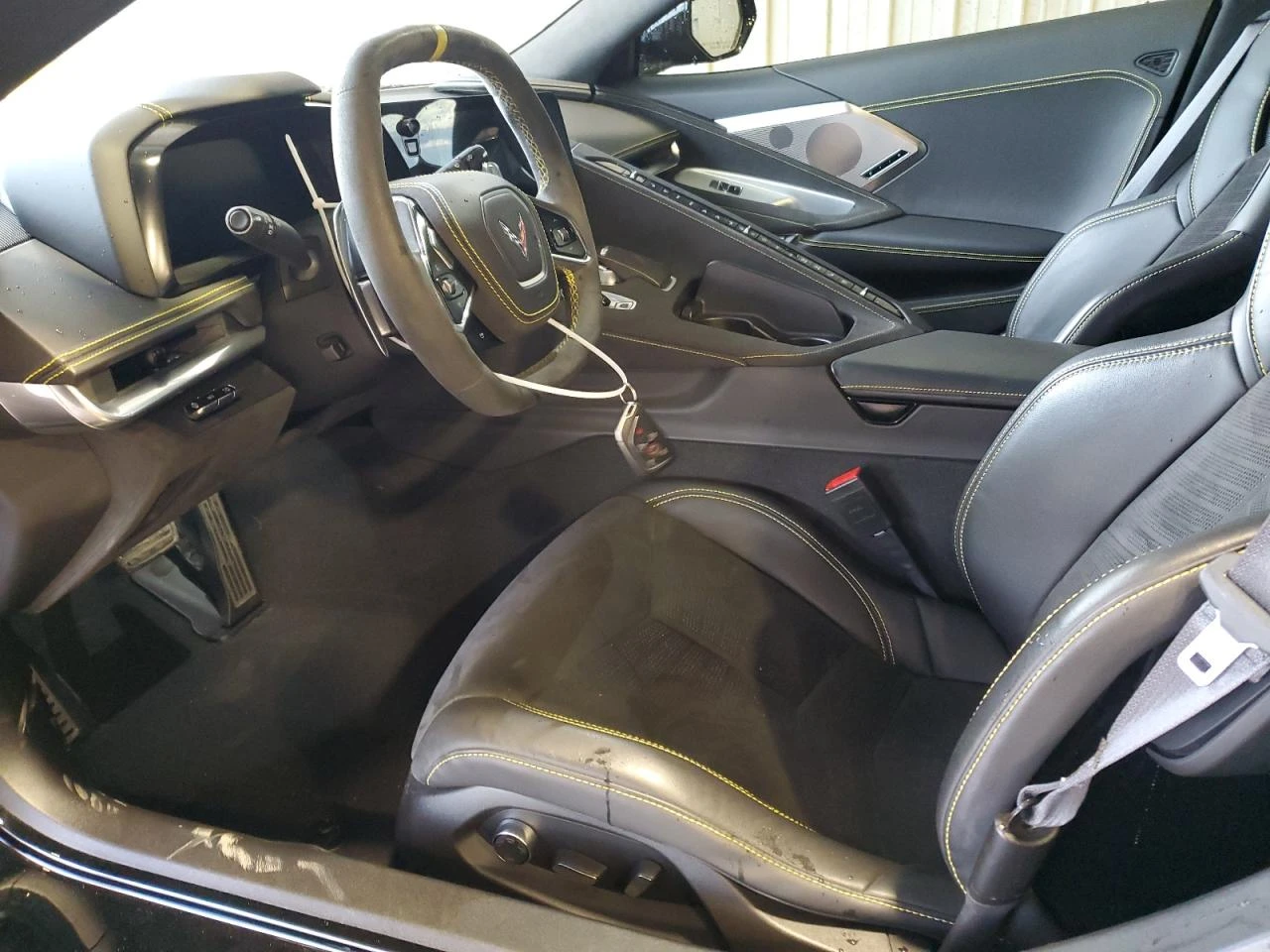 Chevrolet Corvette STINGRAY 3LT - изображение 7