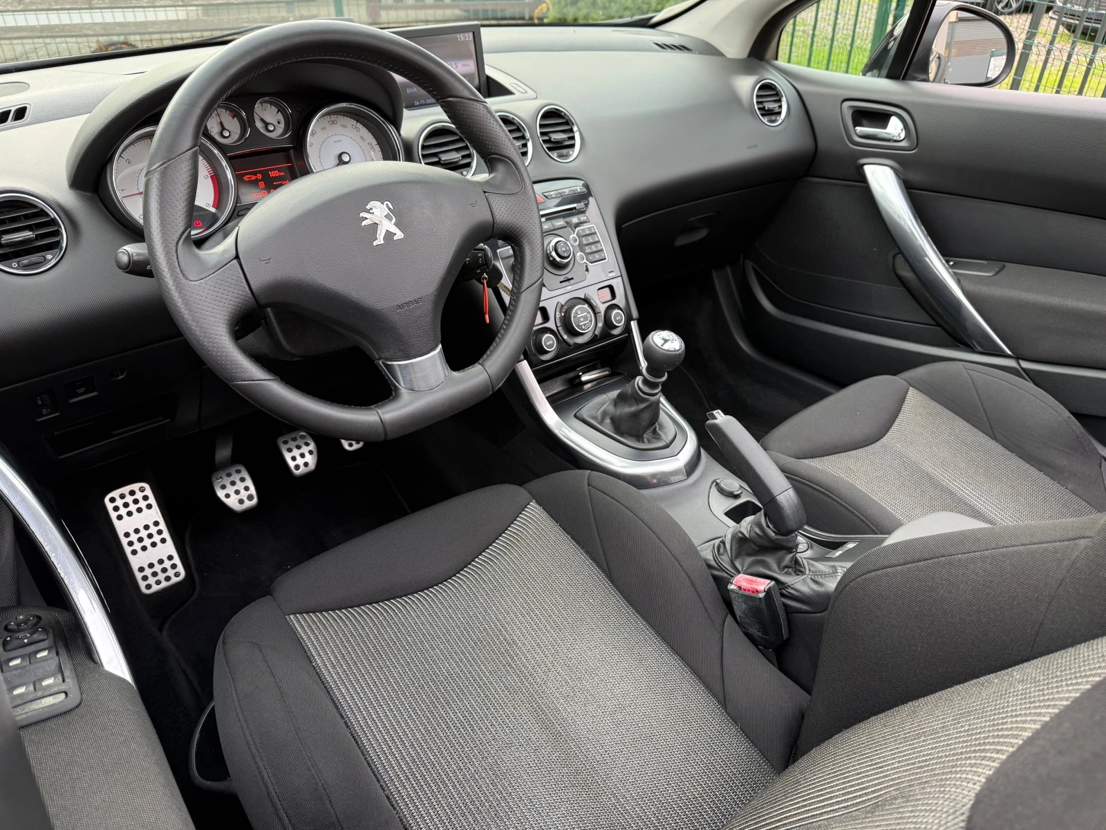 Peugeot 308 CC 1.6E-HDI - изображение 10