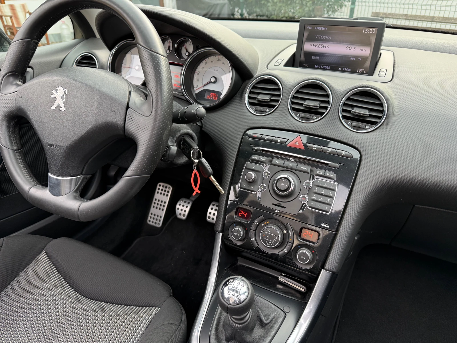 Peugeot 308 CC 1.6E-HDI - изображение 9