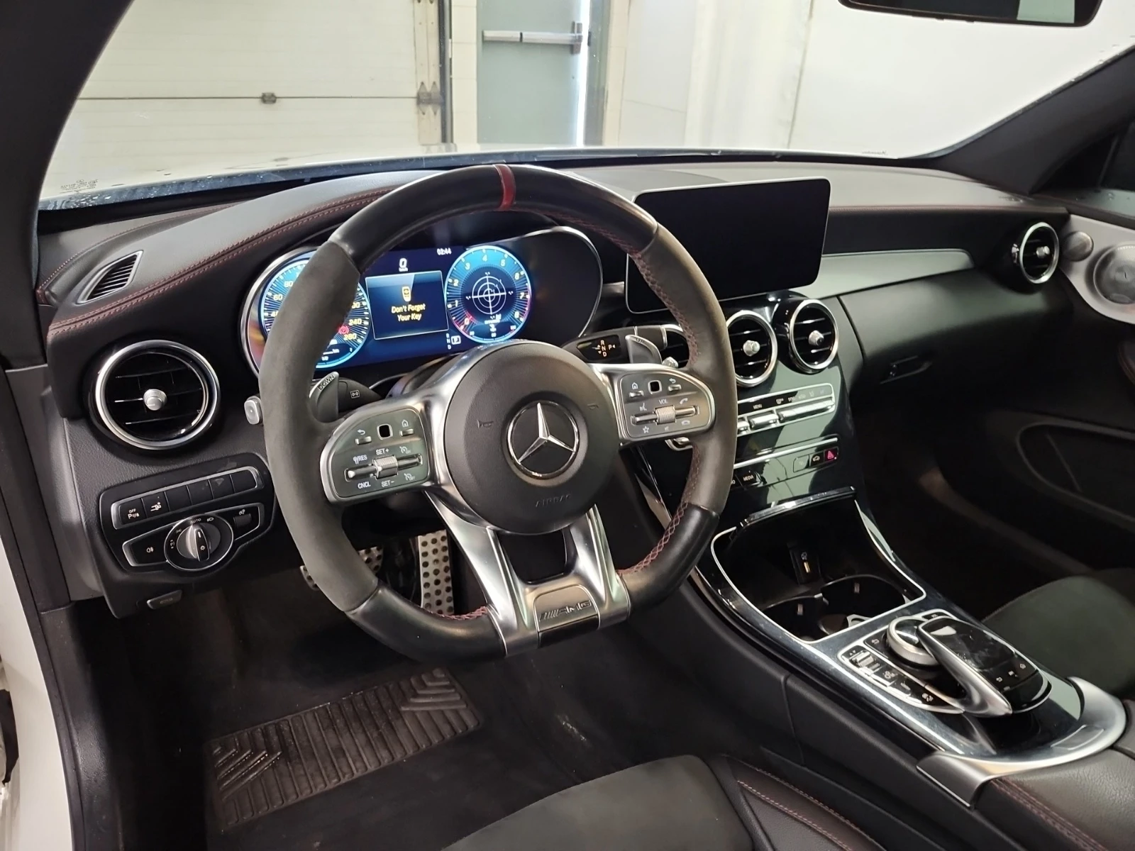 Mercedes-Benz C 43 AMG * CARFAX * БЕЗ ПЪРВОНАЧАЛНА ВНОСКА - изображение 8