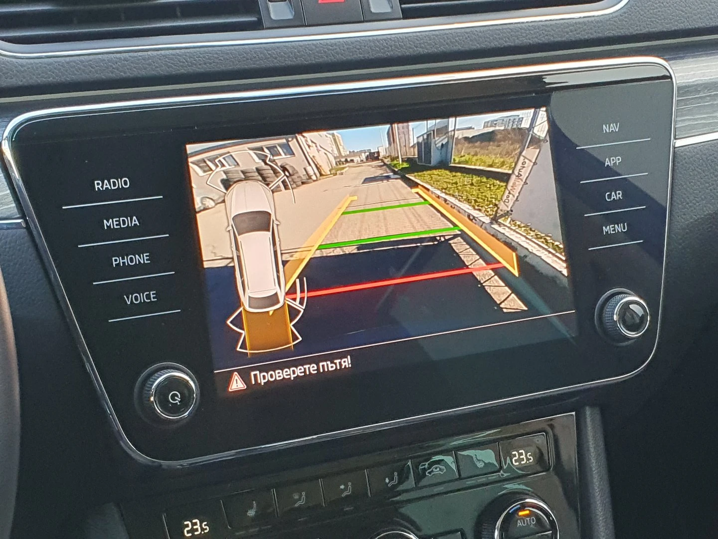 Skoda Superb Style 2.0 TDI 110kW DG6 - изображение 10