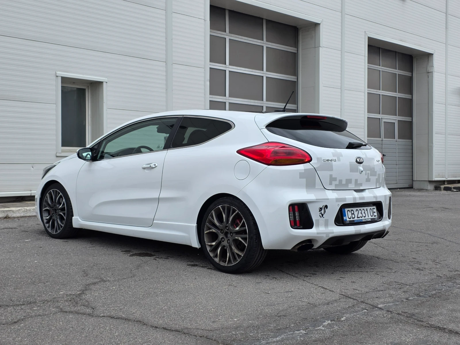 Kia Ceed 1.6 GT Track, снимка 8 - Автомобили и джипове - 53890608