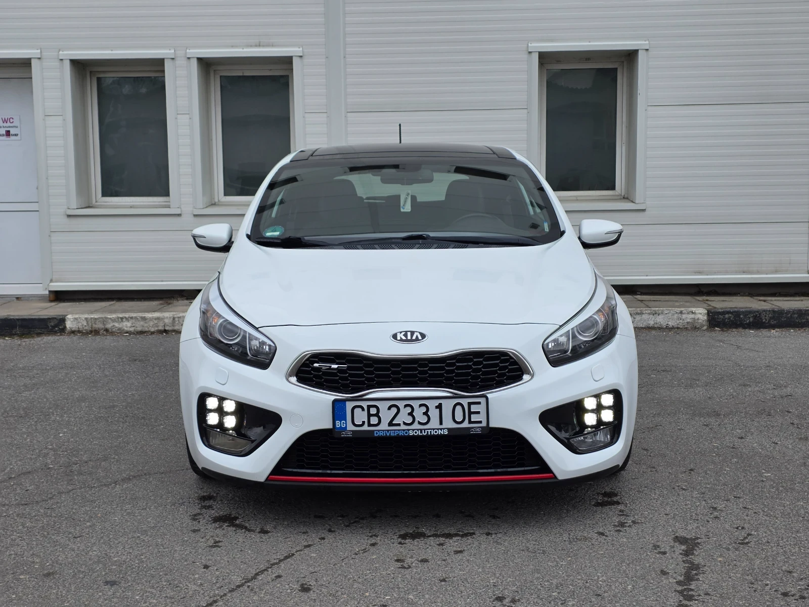 Kia Ceed 1.6 GT Track, снимка 3 - Автомобили и джипове - 53890608