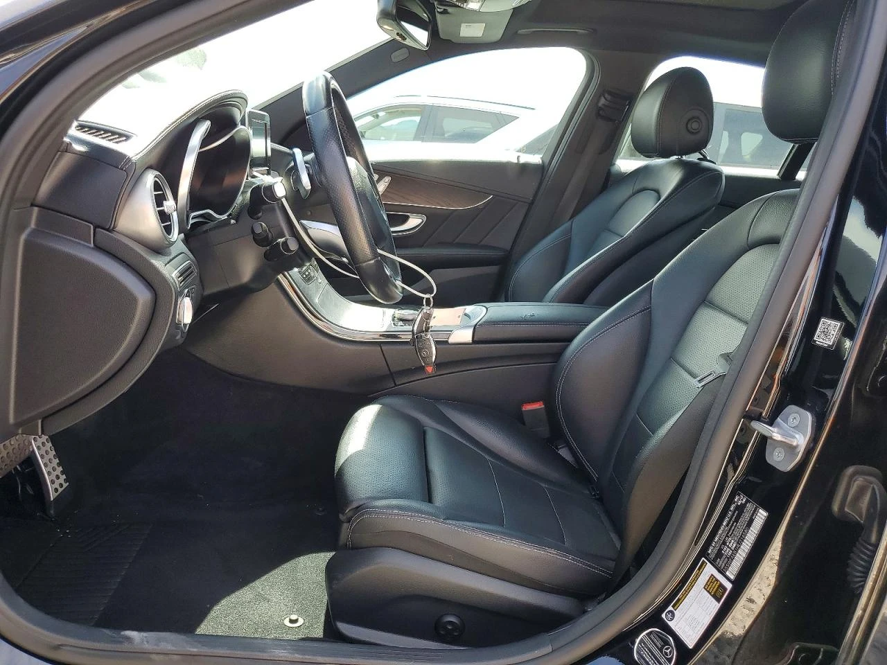 Mercedes-Benz C 300 4MATIC* AMG-пакет* Burmester* подгрев* KEYLESS* , снимка 7 - Автомобили и джипове - 54037835