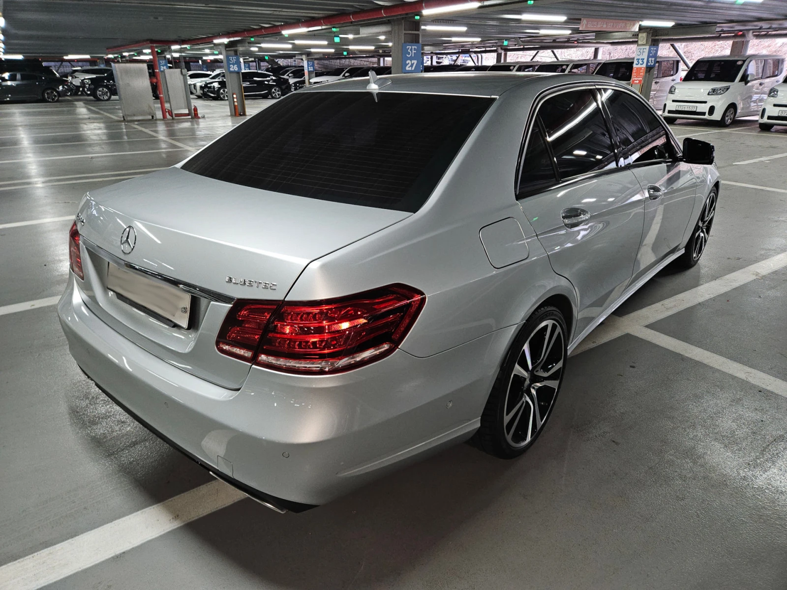 Mercedes-Benz E 220 Avantgarde Sport, снимка 3 - Автомобили и джипове - 54148345