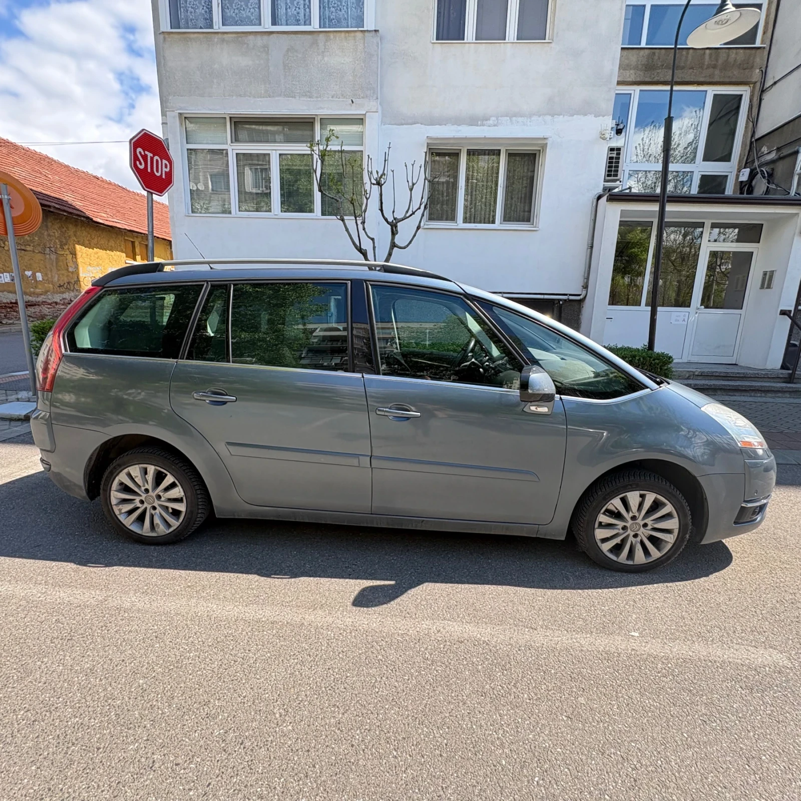 Citroen C4 Picasso, снимка 2 - Автомобили и джипове - 54390630