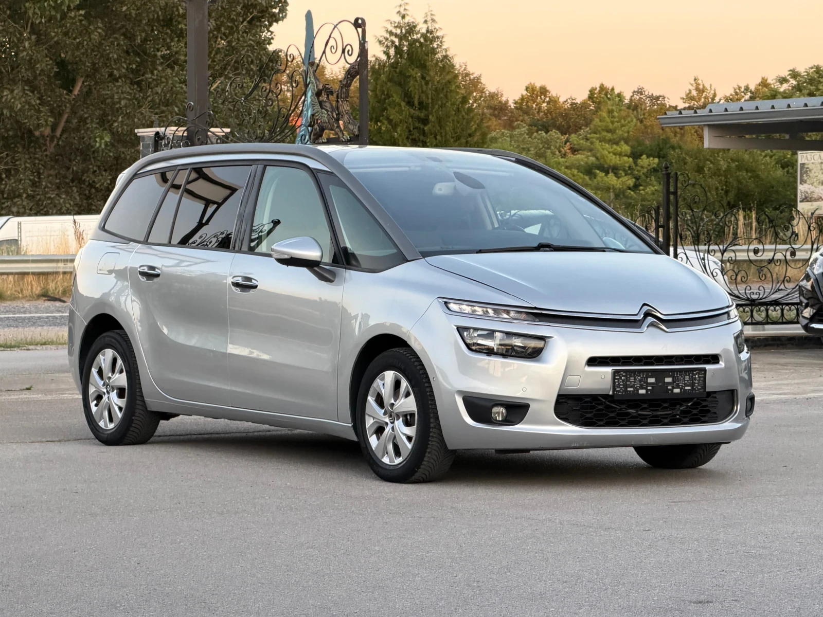 Citroen C4 Picasso 1.6HDI АВТОМАТ НАВИ ДИГИТАЛ 6+ 1, снимка 4 - Автомобили и джипове - 55184089