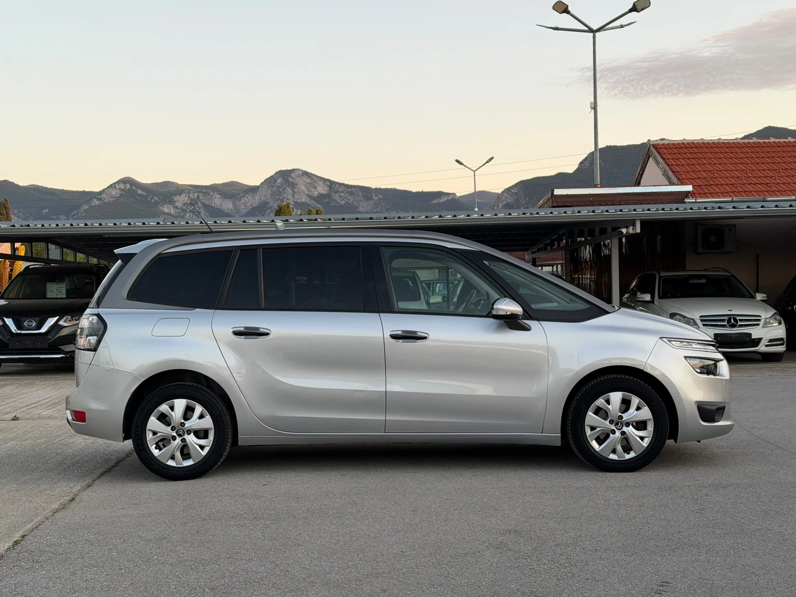 Citroen C4 Picasso 1.6HDI АВТОМАТ НАВИ ДИГИТАЛ 6+ 1, снимка 5 - Автомобили и джипове - 55184089