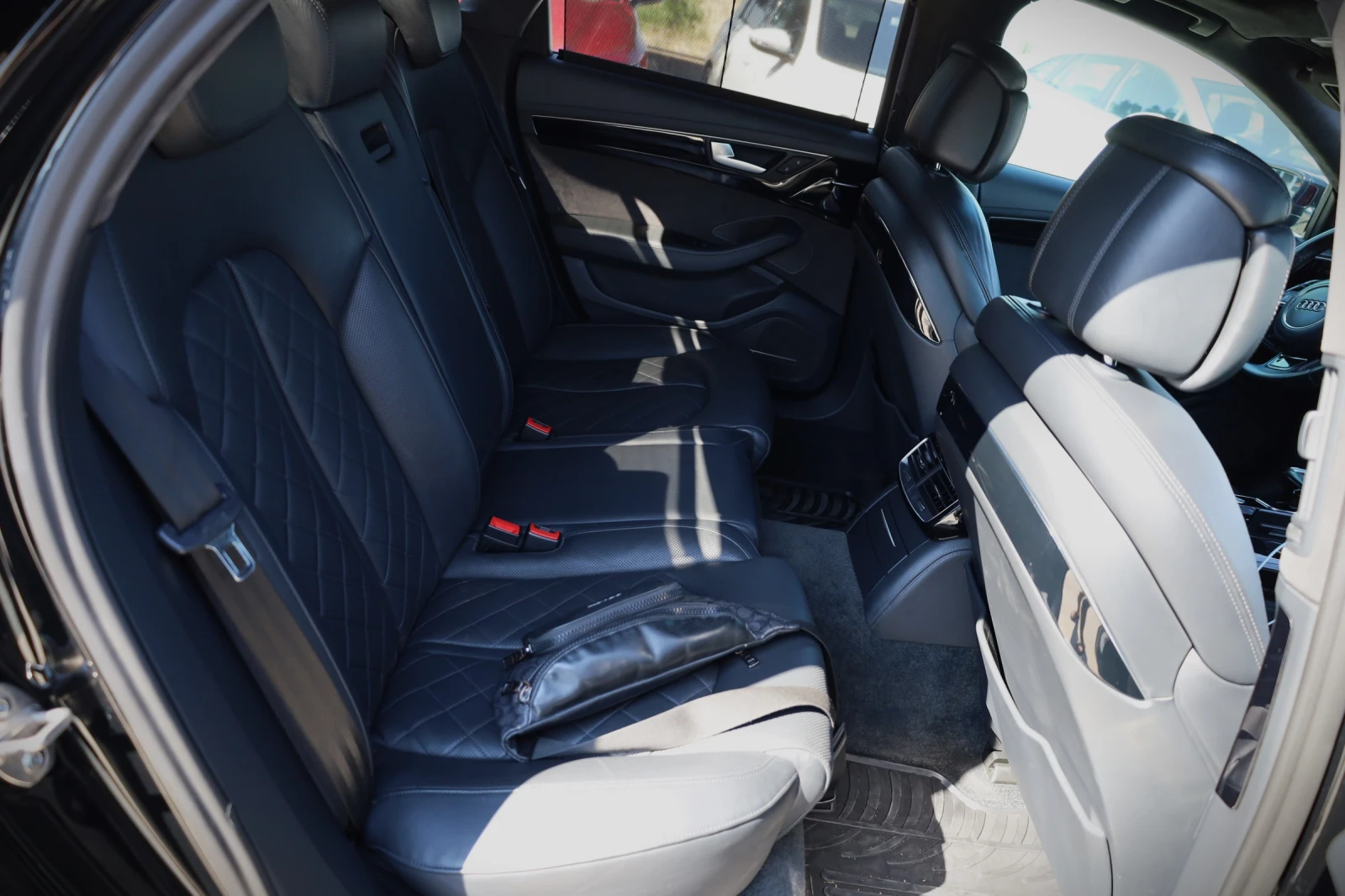 Audi A8 4.2 ДИЗЕЛ, снимка 12 - Автомобили и джипове - 55362763