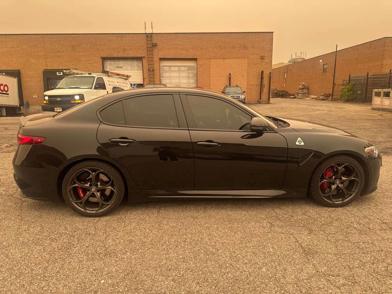 Alfa Romeo Giulia * Quadrifoglio* АВТОКРЕДИТ БЕЗ ПЪРВОНАЧАЛНА ВНОСКА, снимка 3 - Автомобили и джипове - 55540366