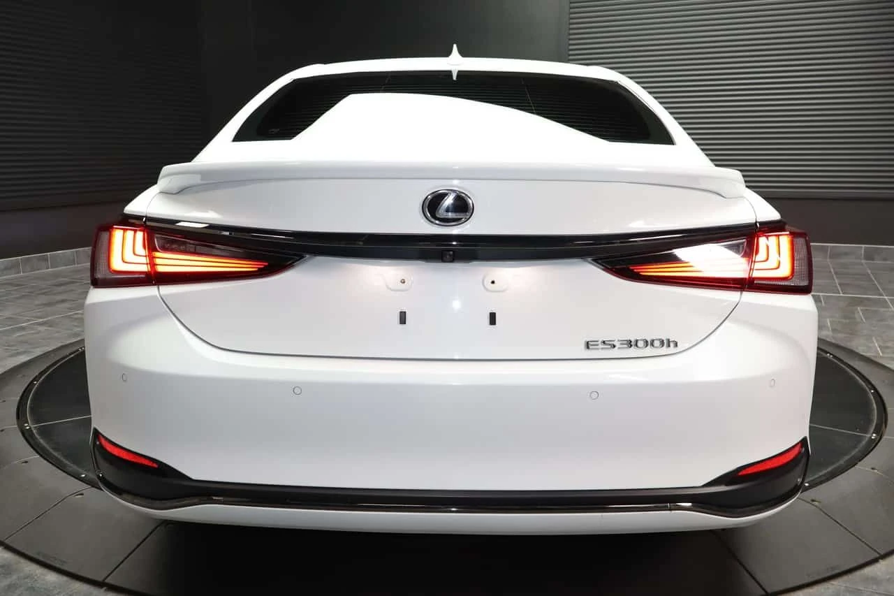 Lexus ES 300H * F SPORT DESIGN * CARFAX * , снимка 6 - Автомобили и джипове - 55543641